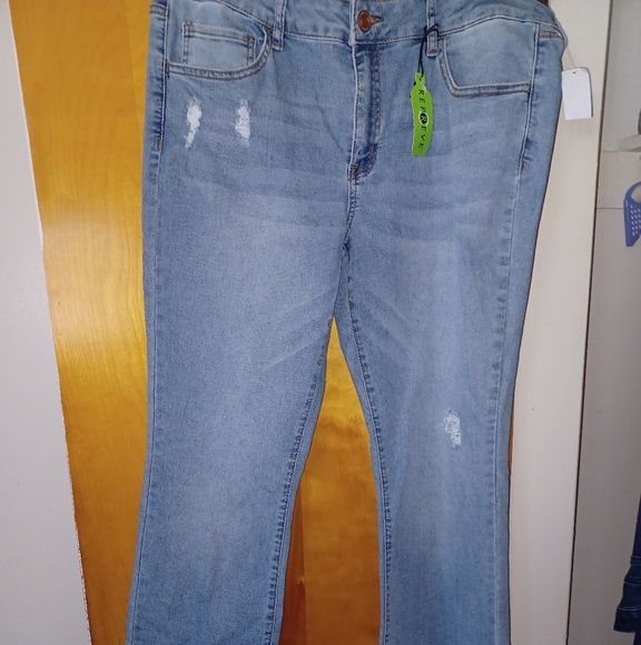 Bootcut Repreve jeans - Picture 2 of 2